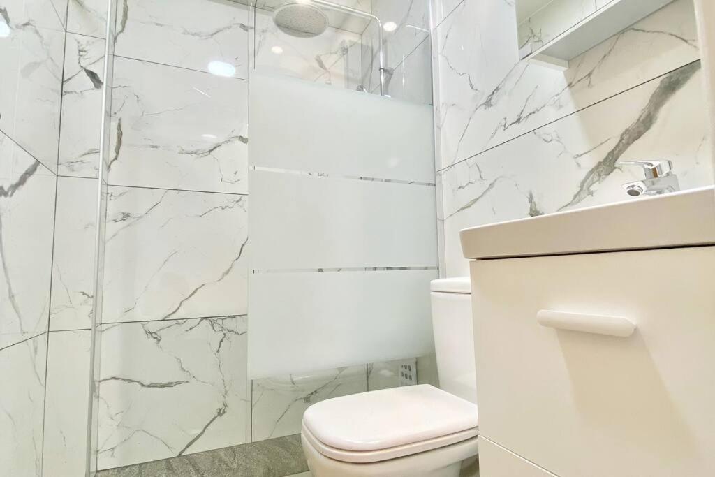 Апартаменты Ev Zin - Modern, Cozy, 1 Bed, Pool, 2 Balconies, A105 Пафос Экстерьер фото